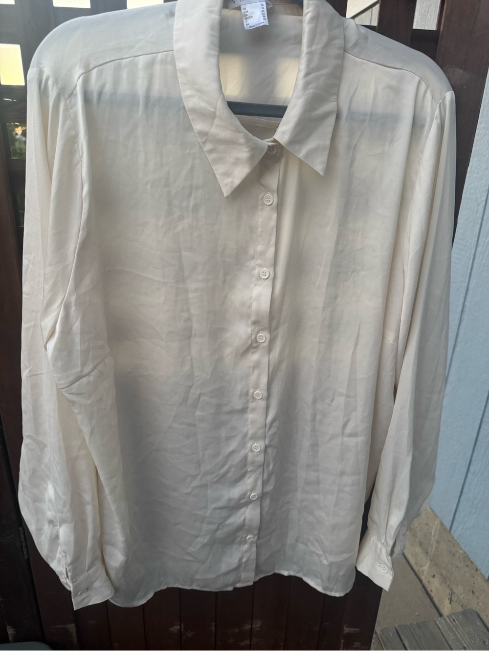 VENUS Women's Button-Up Long Sleeve Blouse in Cream